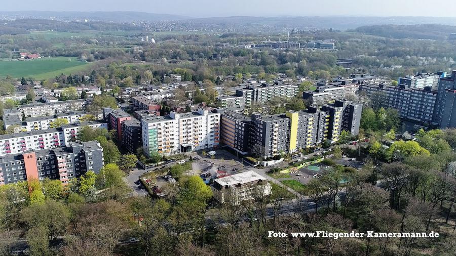 Luftaufnahmen mit Kamera-Drohne aus der Bochumer Hustadt Luftaufnahmen mit Kamera-Drohne aus der Bochumer Hustadt