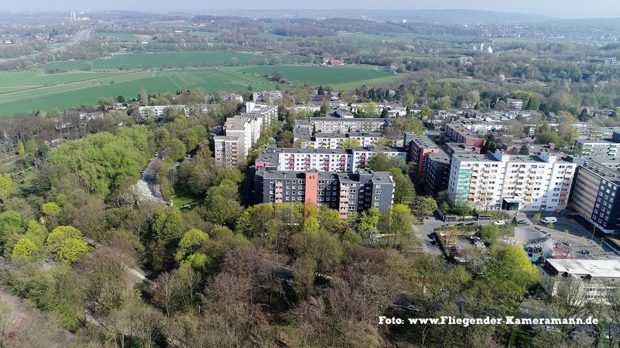 Luftaufnahmen mit Kamera-Drohne aus der Bochumer Hustadt Luftaufnahmen mit Kamera-Drohne aus der Bochumer Hustadt