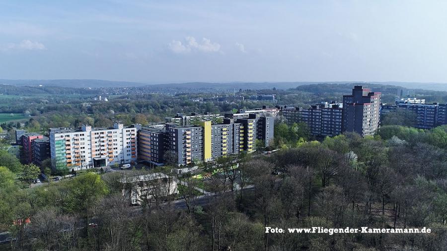 Luftaufnahmen mit Kamera-Drohne aus der Bochumer Hustadt Luftaufnahmen mit Kamera-Drohne aus der Bochumer Hustadt