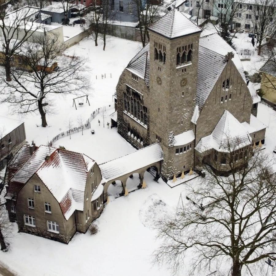 Luftaufnahme Lutherkirche Bochum im Winter