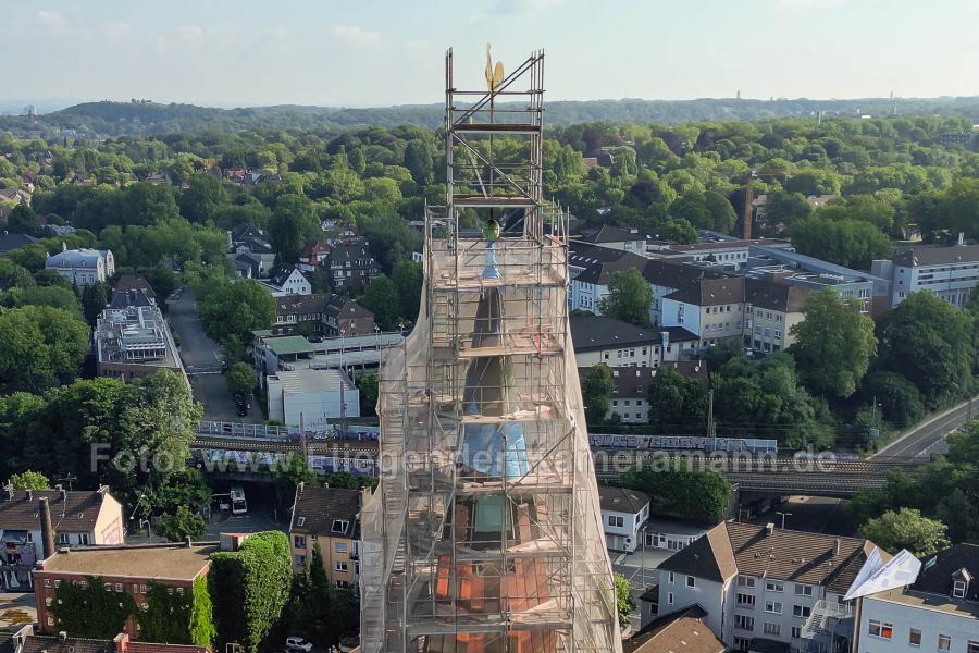 Drohnenaufnahmen vom eingerüsteten Turm der Propsteikirche St. Peter und Paul in Bochum