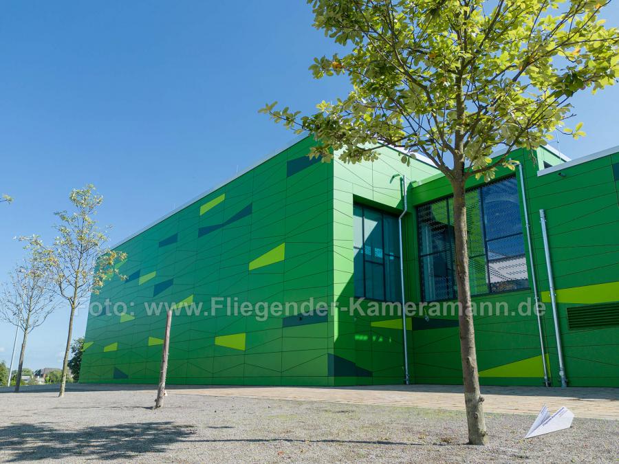 Luftaufnahmen mit Drohne vom modernisierten Schulzentrum Wiemelhausen in Bochum