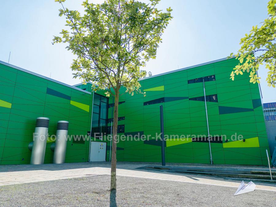 Luftaufnahmen mit Drohne vom modernisierten Schulzentrum Wiemelhausen in Bochum