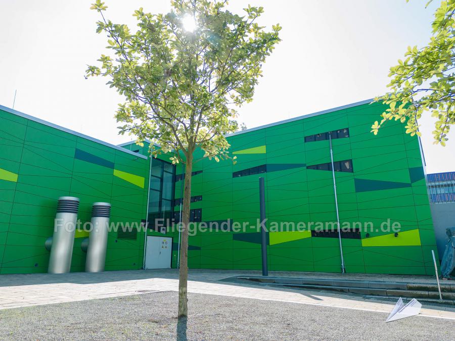 Luftaufnahmen mit Drohne vom modernisierten Schulzentrum Wiemelhausen in Bochum