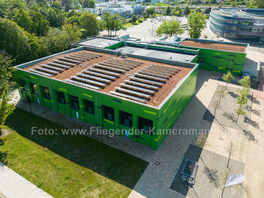 Luftaufnahmen mit Drohne vom modernisierten Schulzentrum Wiemelhausen in Bochum