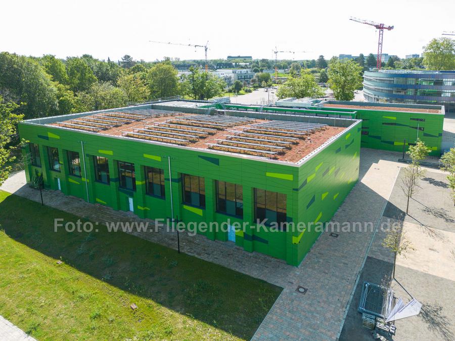 Luftaufnahmen mit Drohne vom modernisierten Schulzentrum Wiemelhausen in Bochum