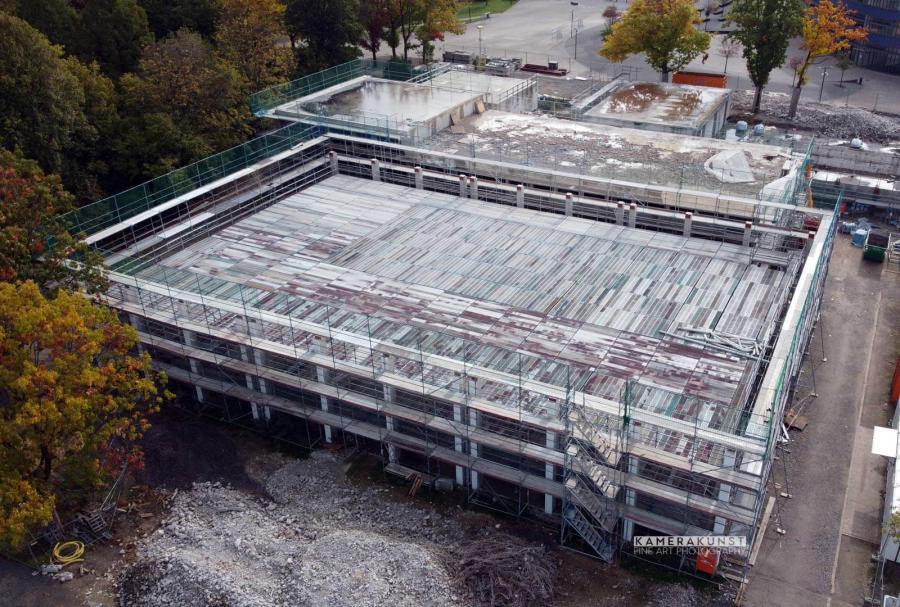 Luftaufnahmen mit Drohne vom modernisierten Schulzentrum Wiemelhausen in Bochum