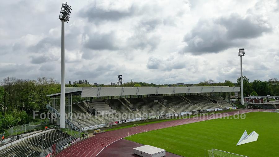 Luftaufnahmen der Umbauarbeiten am Lohrheidestadion in Bochum-Wattenscheid